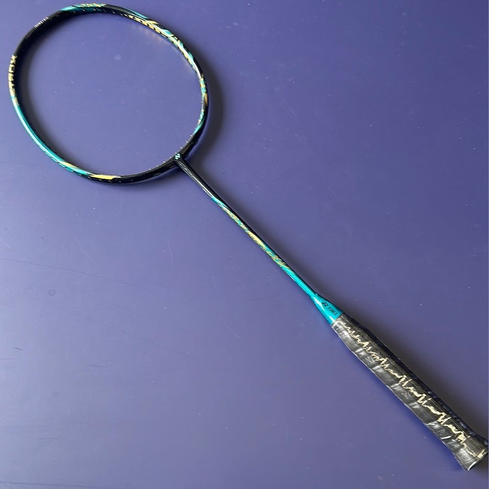 Yonex-Astrox-88-S-PRO-83-Grams-Badminton-Racket-4u-4