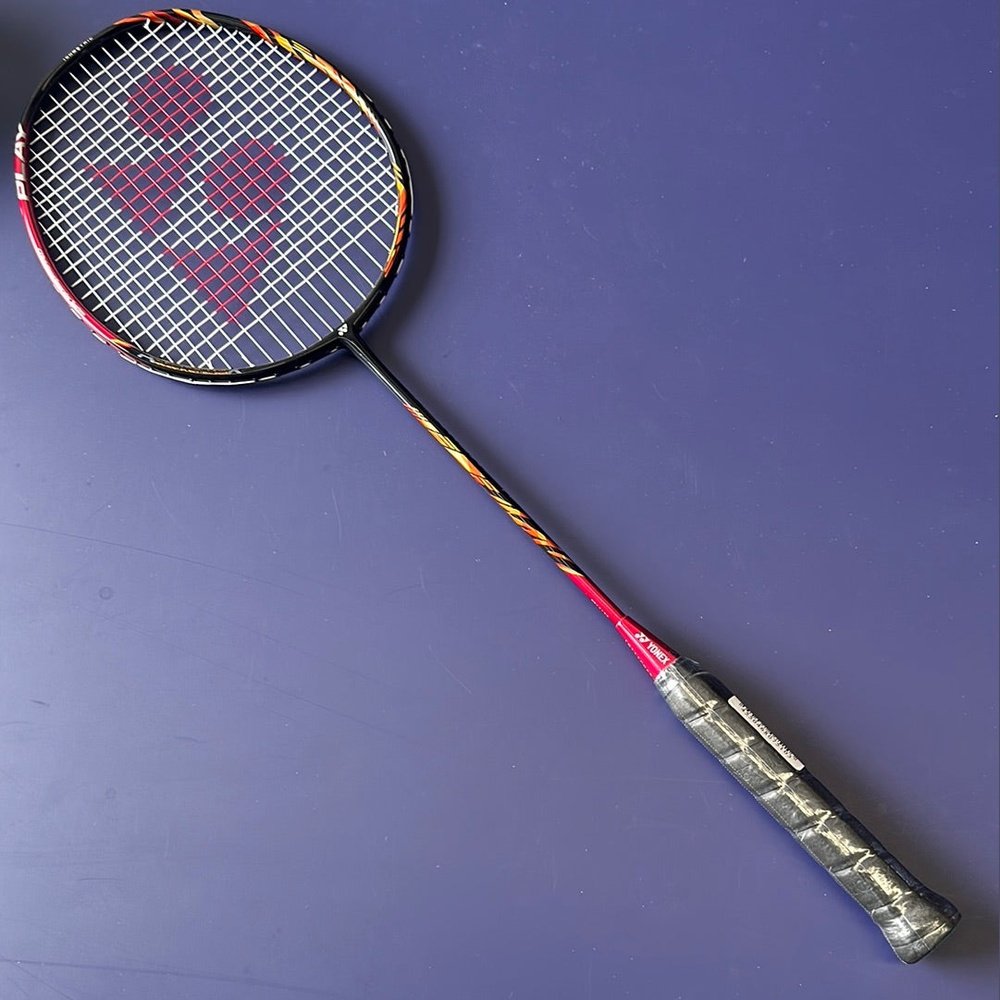Yonex-Astrox-99-PLAY-Cherry-Sunburst-Badminton-Rac-1